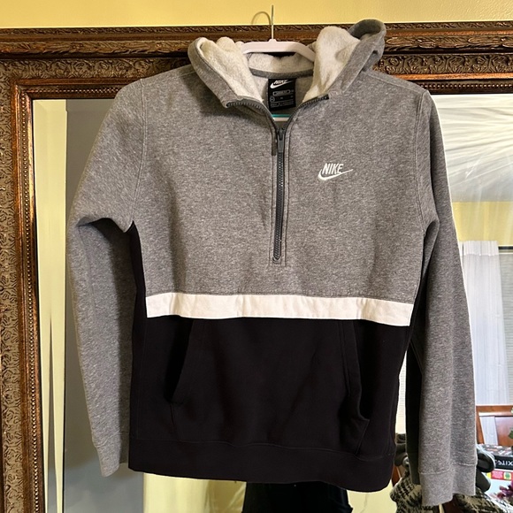 Boys Nike Hoodie - Picture 2 of 4